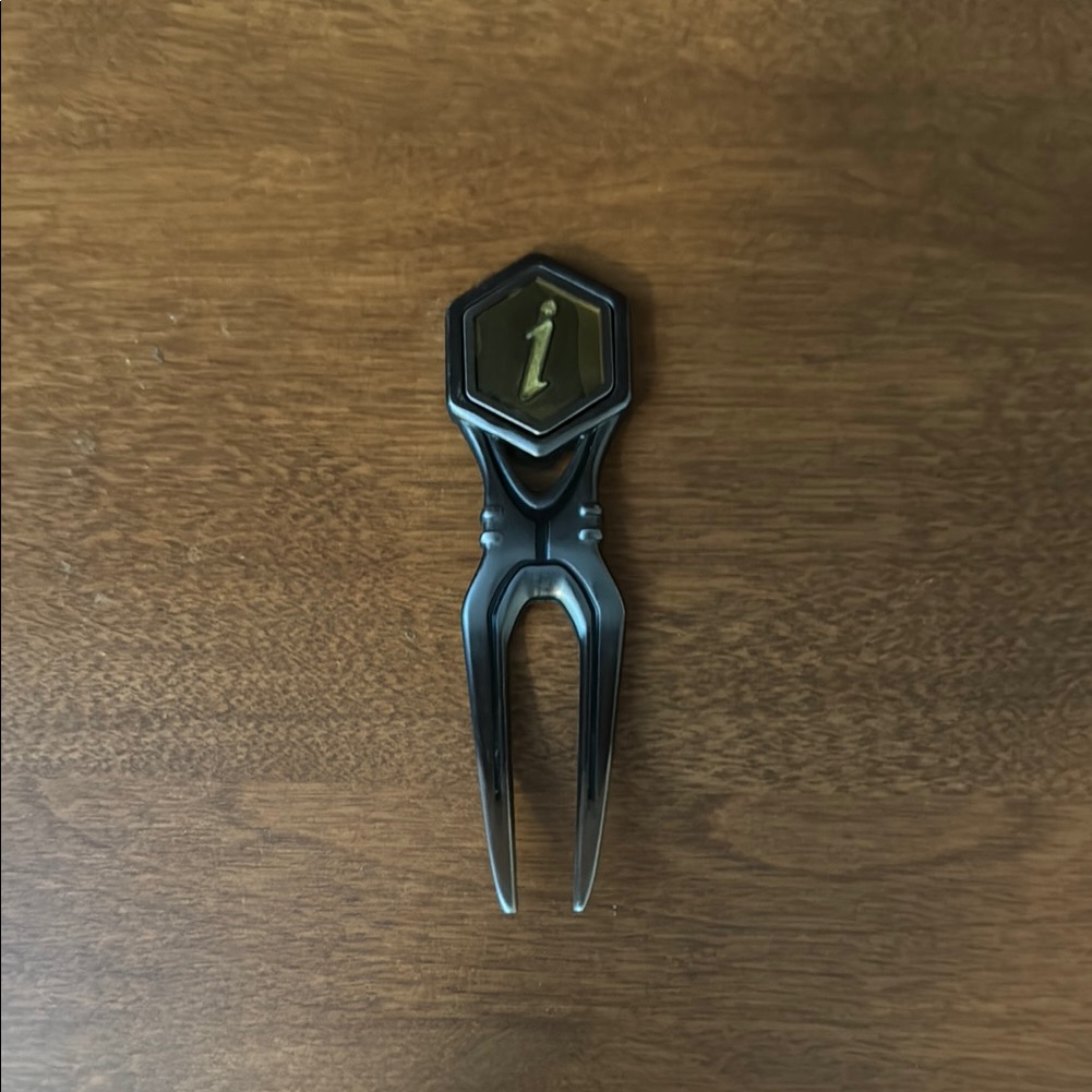 Callaway Golf Tour I Divot Tool And Ballmark